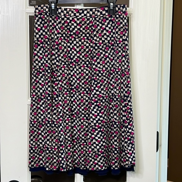 TravelSmith Dresses & Skirts - TRAVELSMITH Navy Print Stretch Waist Skirt Size Small